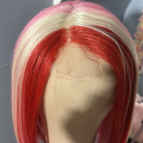 Synthetic red/pink hand tied part wig - Picture 5 of 8
